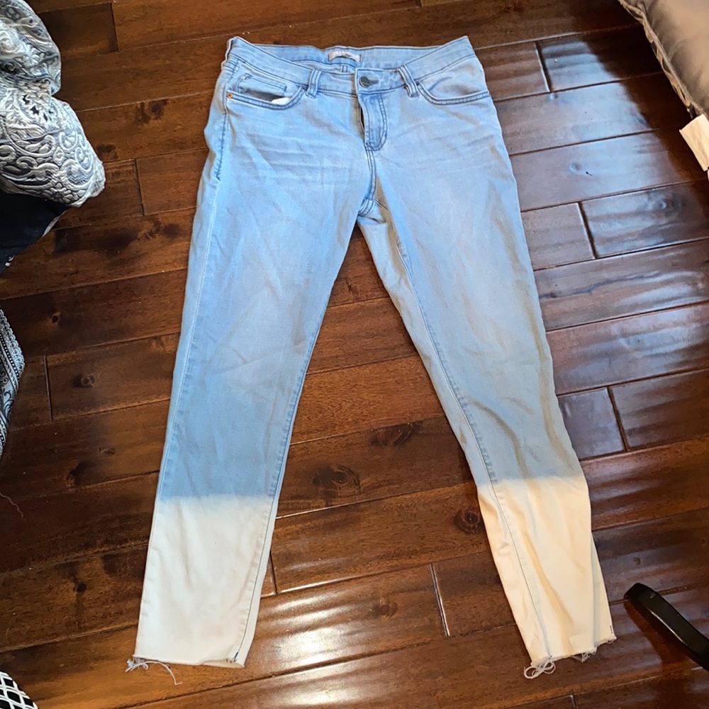 Light wash jeans with bleached design